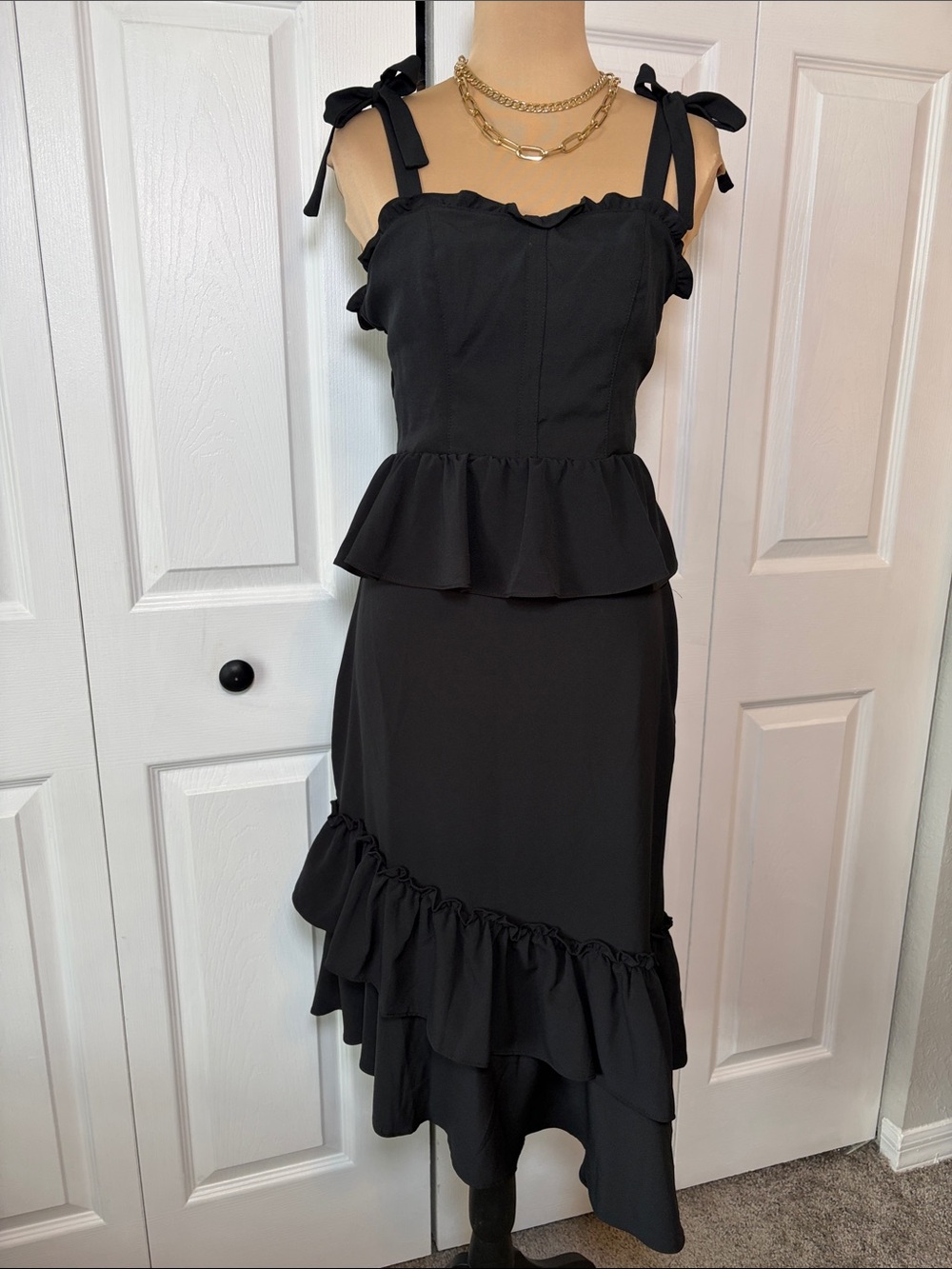 Sofia by Sofia Vergara 2 piece black skirt and top NWT size medium